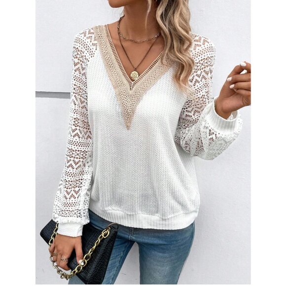 2/$40 Embroidered Holes White Top T-Shirt Blouse Long Sleeve V Neck Loose Fit M - Picture 6 of 6